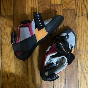 Brand New Scarpa Force X climbing shoes size 36